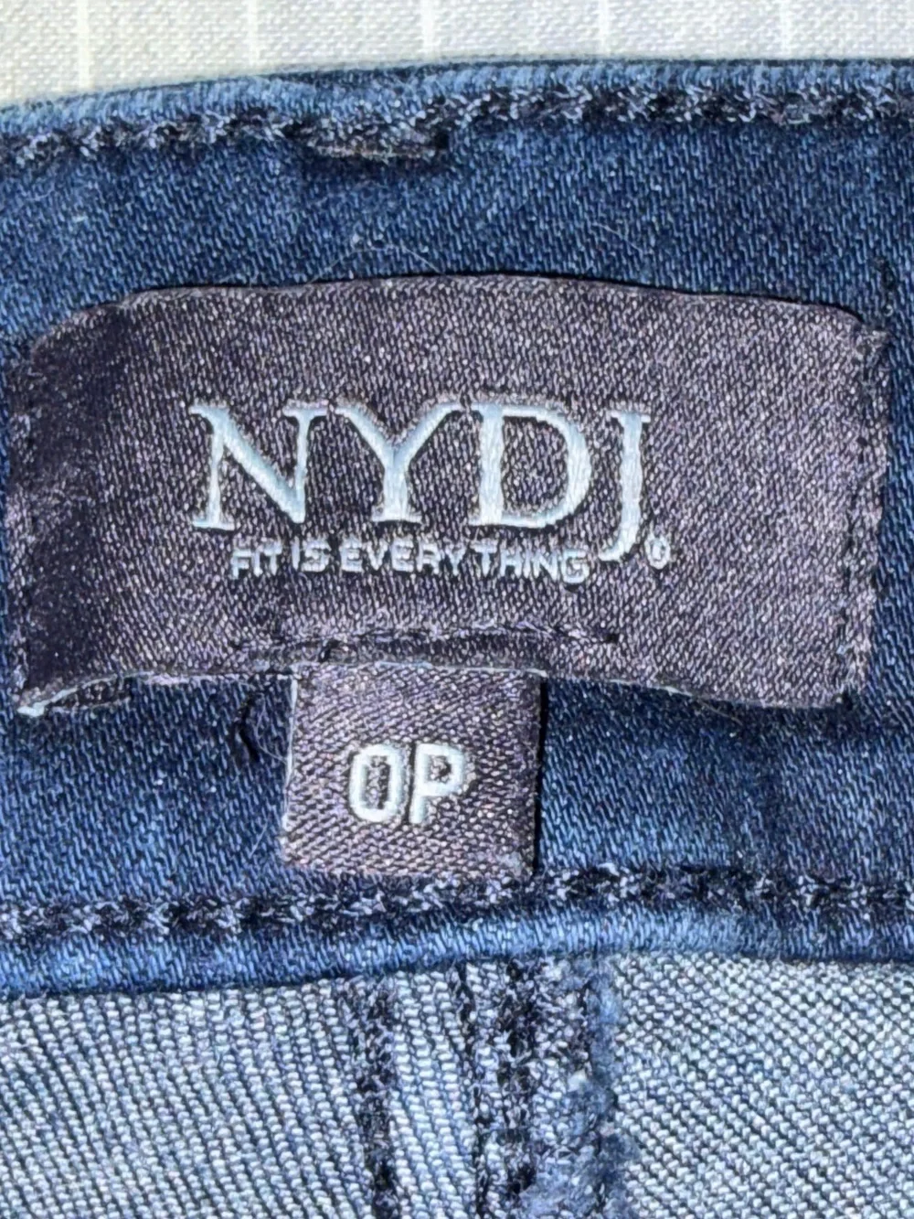 NYDJ Women's Dark Indigo Marilyn Straight Jeans size 0 petite